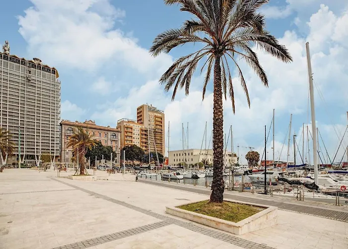 Seafront apartment in Sardegna near Molo fishing river